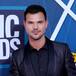 Taylor Lautner enseña abdominales con su disfraz de Halloween y todos opinan lo mismo