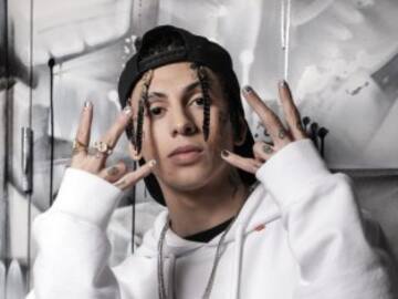 Khea anuncia el remix de ‘Ayer Me Llamó Mi Ex’ con dos referentes urbanos