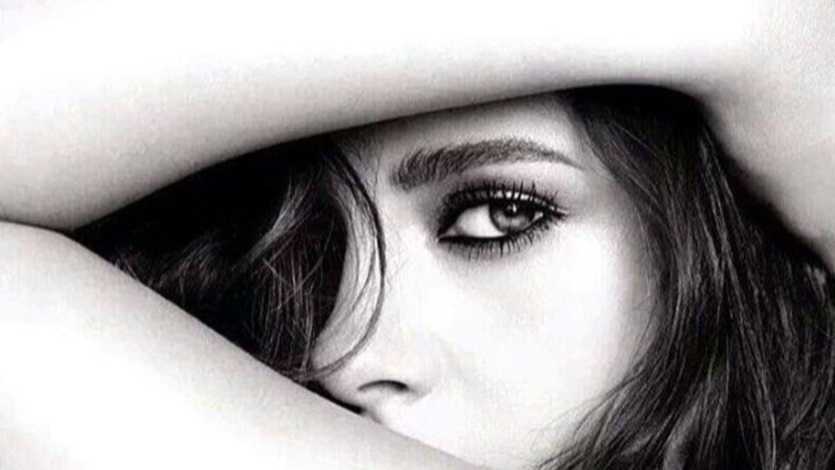 Kristen Stewart se maquilla con glamour