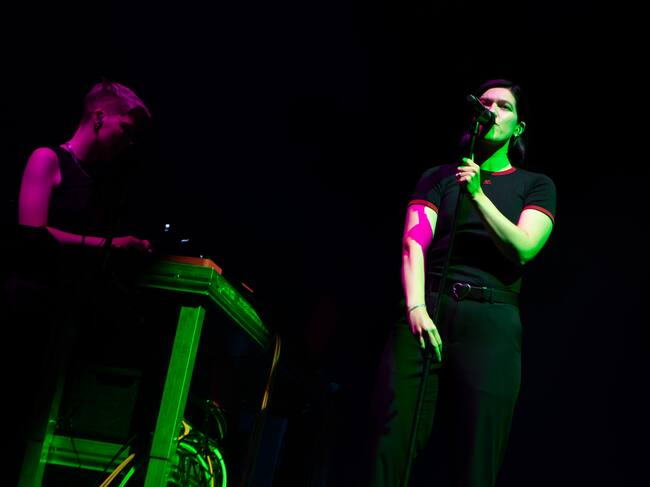 Romy se sube al escenario del Festival Tomavistas y cautiva con su propuesta.