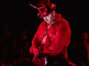 Los conspiranoicos acusan a Sam Smith y Kim Petras de hacer un ritual satánico en los Grammy