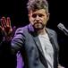 Pablo López se reencuentra con las cenizas de su piano quemado