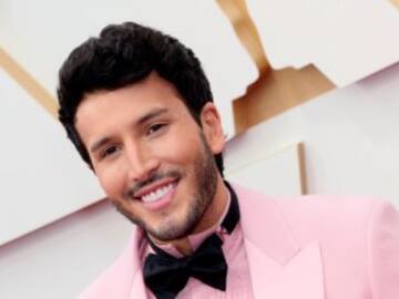 Sebastián Yatra nos habla de su canción con Shawn Mendes, la boda de Rosalía y Rauw, y más
