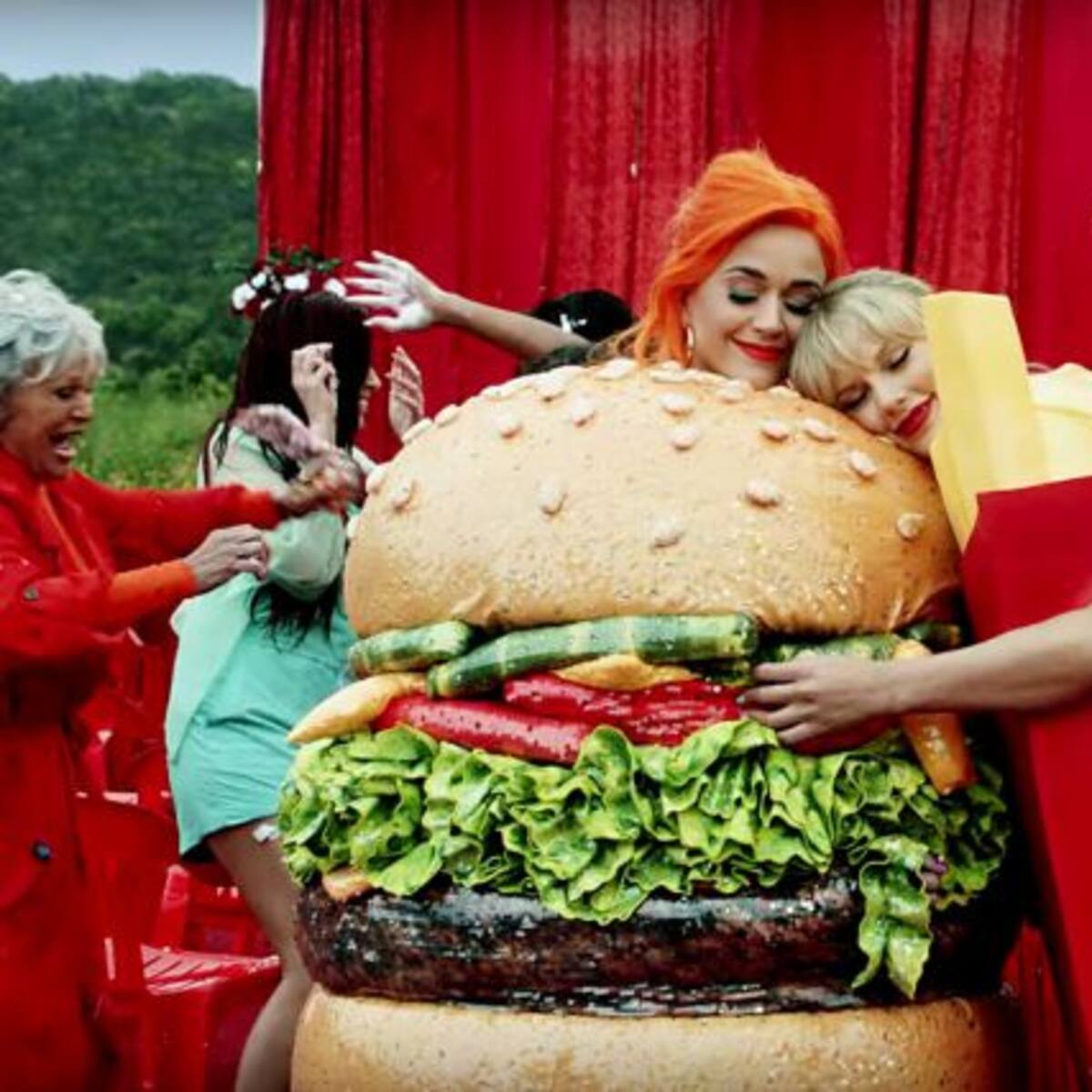 Katy Perry y Taylor Swift se reconciliaron con un plato de galletas