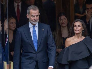 El nuevo retrato de Felipe VI y Letizia está relacionado con John Lennon y Yoko Ono