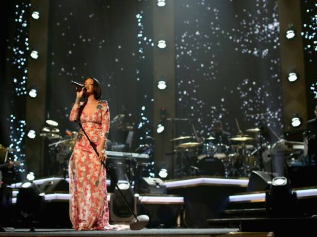 Rihanna pospone el inicio de su gira...se hace desear (Getty).