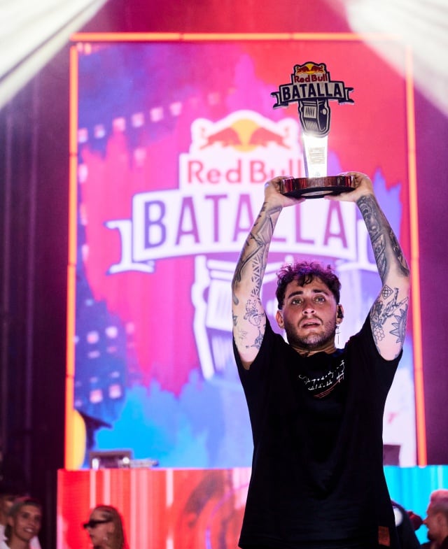 Blon gana la Final Nacional Red Bull Batalla de los Gallos 2022 en España