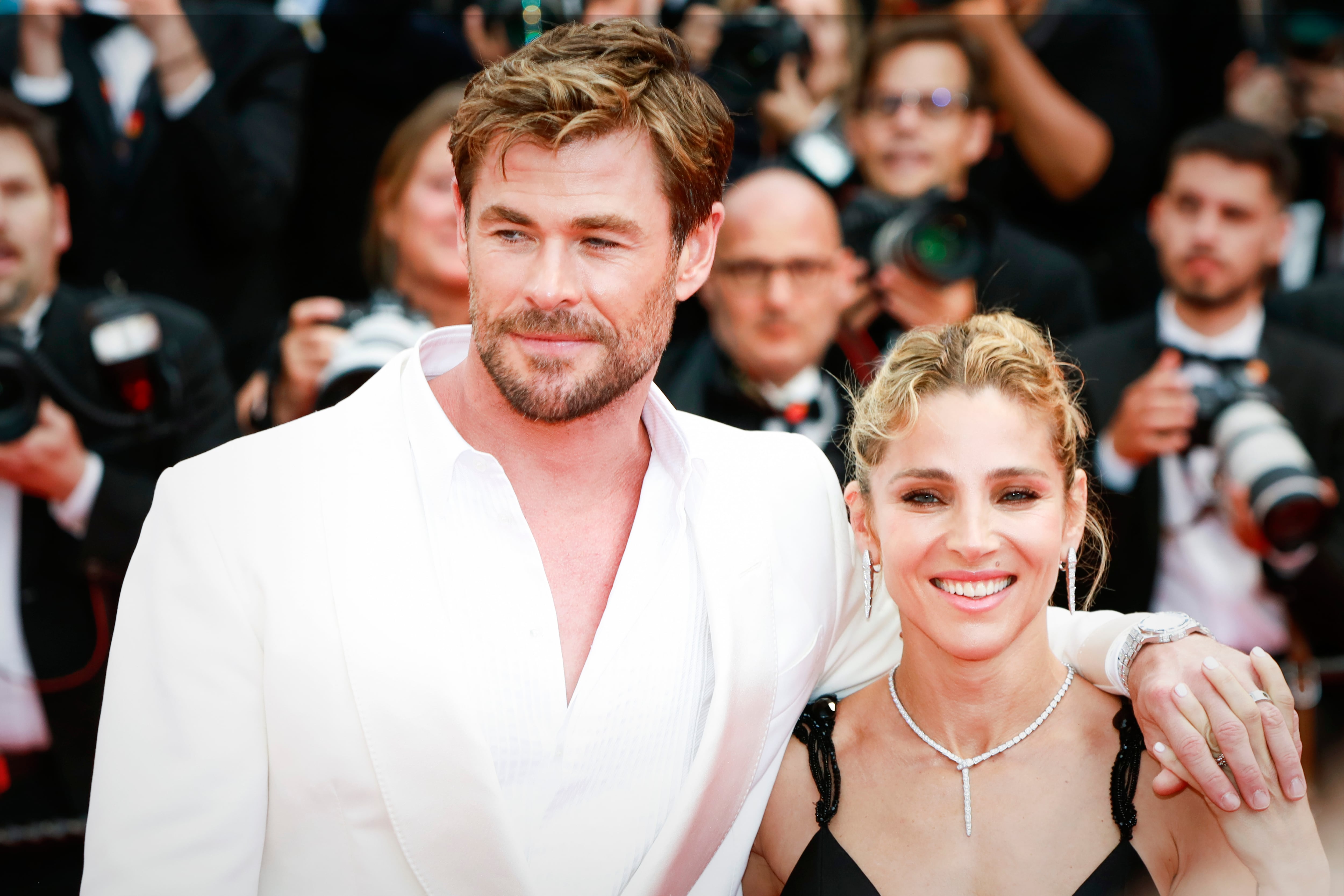 Chris Hemsworth y Elsa Pataky  en la premiere de &#039;Furiosa: De La Saga Mad Max&#039; en Cannes. Getty.