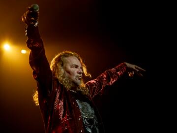 Maná envuelve de nostalgia el WiZink Center con un repaso a sus mayores éxitos y Christian Nodal como invitado sorpresa