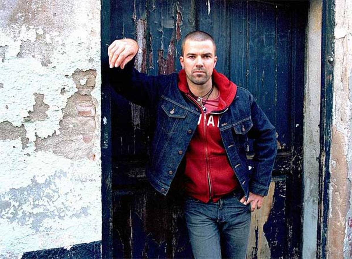 Primera guitarra, primer equipo