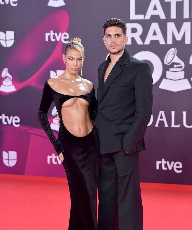 Jessica Goicoechea y Marc Bartra en los Latin Grammy 2023.