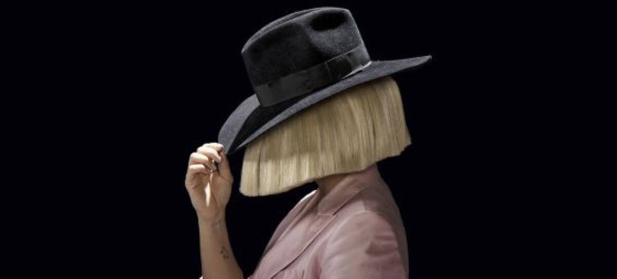 El loro que canta como Sia!