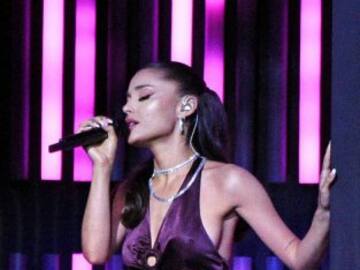 Ariana Grande vuelve a presumir de voz cantando en directo ‘Pov’