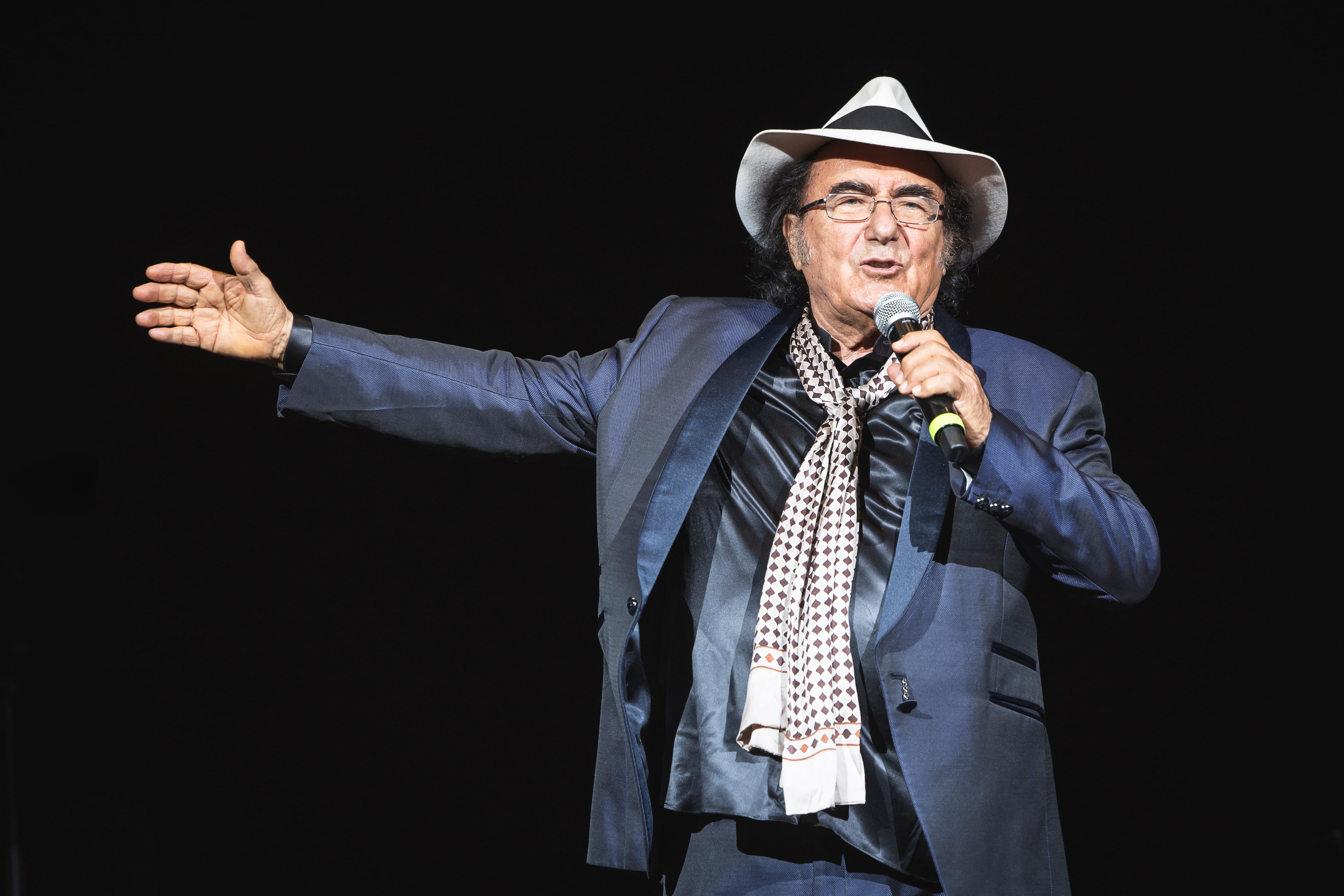 Durante el tour, Al Bano repasa los grandes éxitos de su carrera.