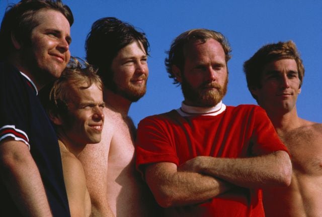 The Beach Boys posando en una playa de California, en julio de 1967.