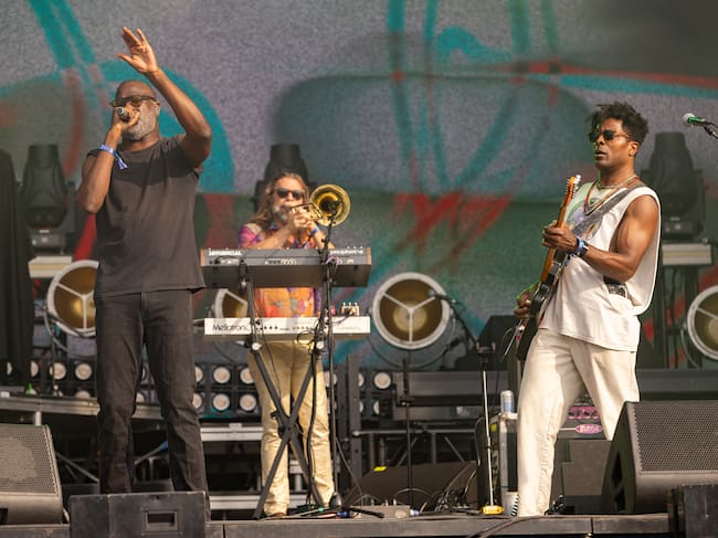 ATLANTA, GEORGIA - 20 DE SEPTIEMBRE: TV on the Radio se presenta en el segundo día del Festival Shaky Knees 2025 en Piedmont Park el 20 de septiembre de 2025 en Atlanta, Georgia. (Foto de Terence Rushin/Getty Images)