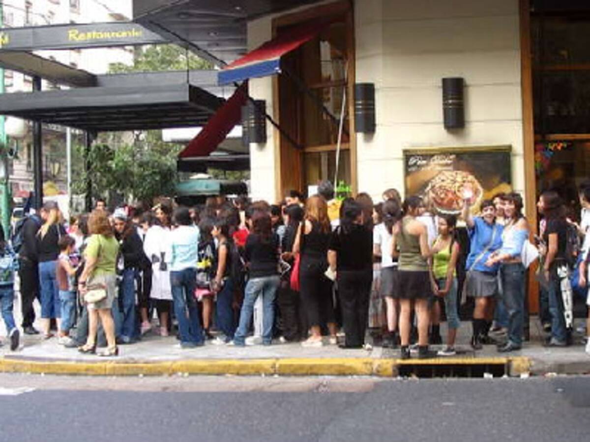 Firma de autógrafos de Airbag.
