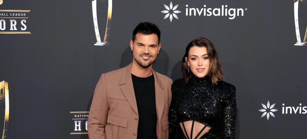 Taylor Lautner y Tay lautner en un evento de la NFL en Las Vegas, febrero de 2024.