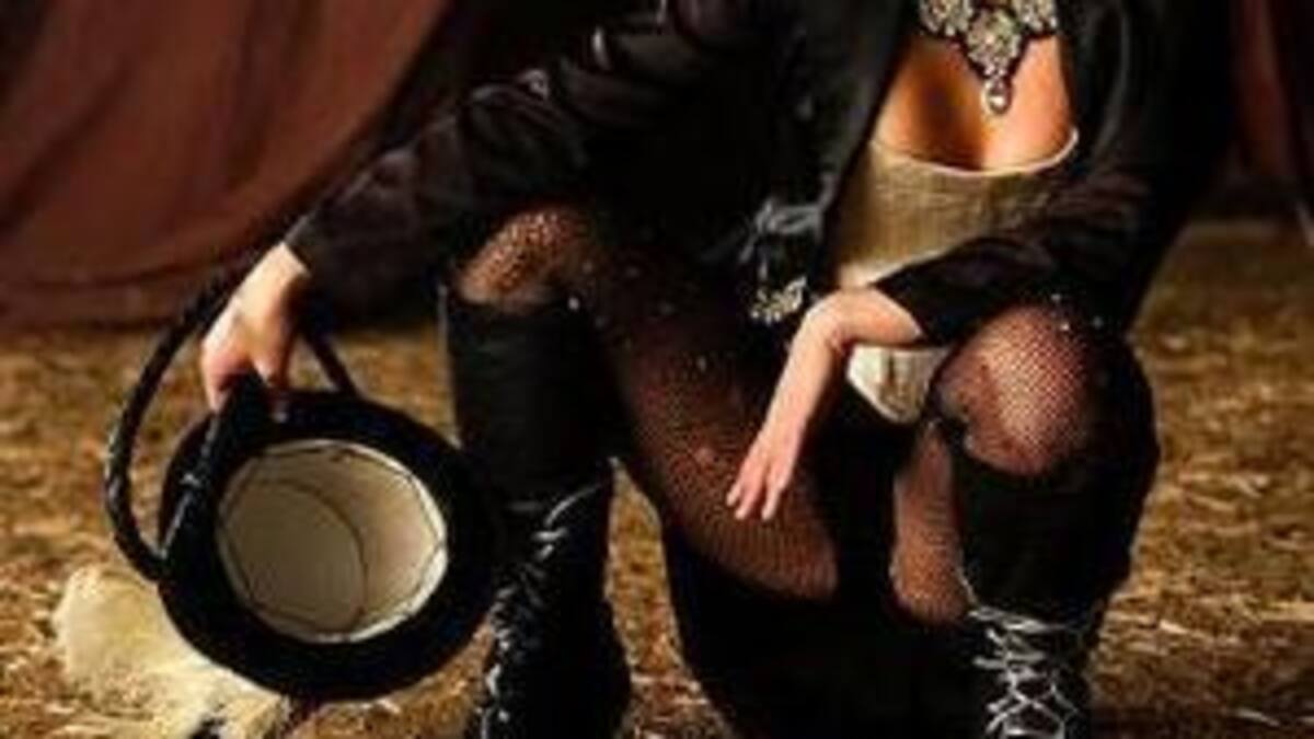 Britney Spears se transforma en una "super sexy" ama de casa... en su nuevo clip
