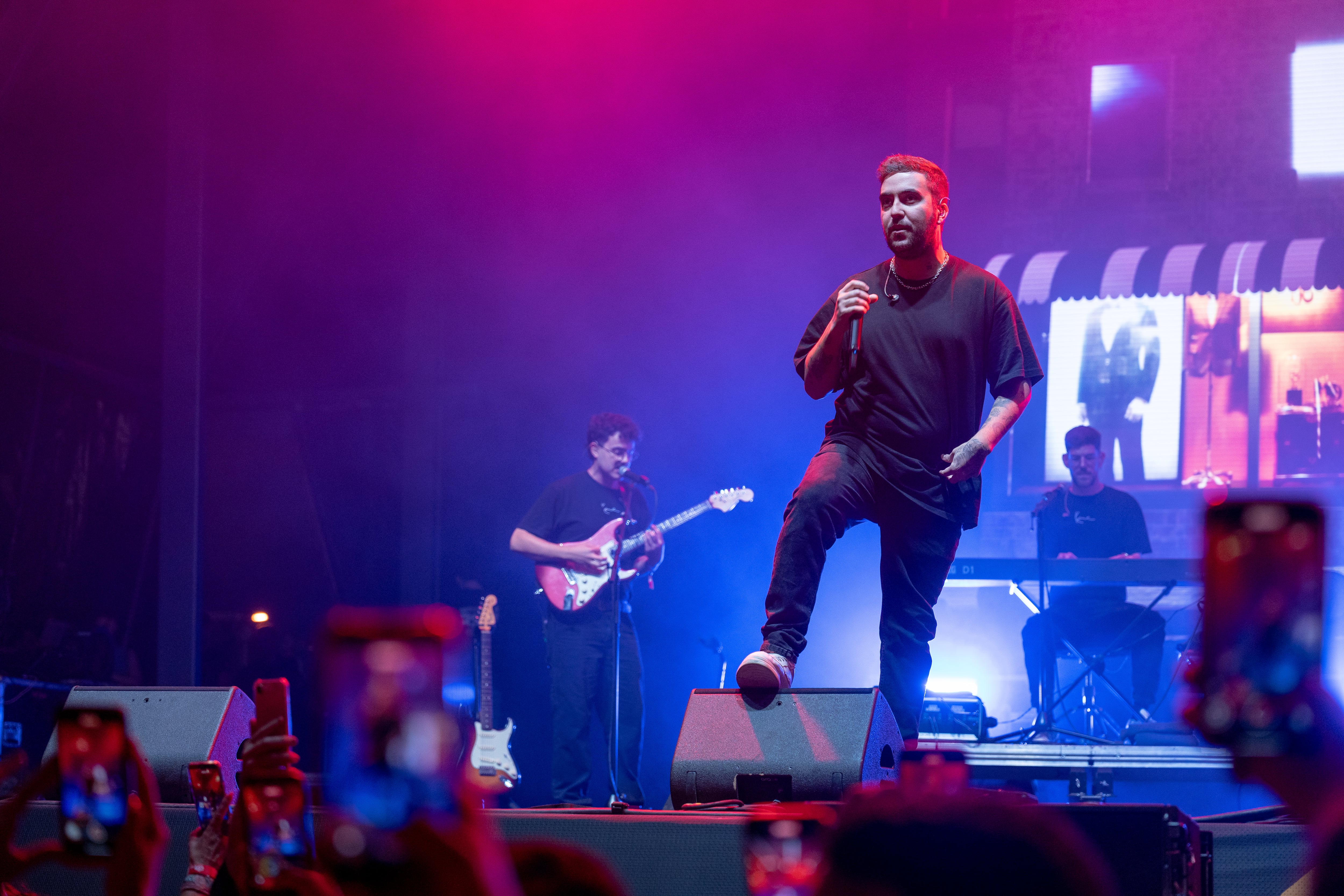 Cançons com  &#039;Vuelve&#039;, &#039;Lo Siento&#039;, o &#039;Si por mi fuera&#039; no van faltar al setlist del Beret a ELS40 Pop La Mercè 2025 (Platja del Bogatell, Barcelona).