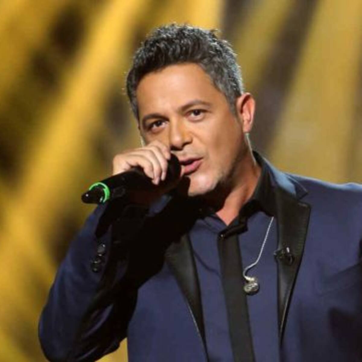 Alejandro Sanz ofendido porque Maluma cantó una de sus canciones