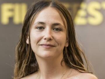 Rigoberta Bandini estrena la adaptación veraniega del vestido de ‘Ay Mamá’