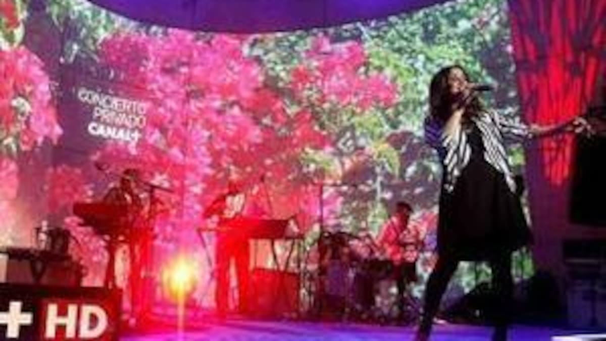 CANAL + emite en HD el Concierto Privado de Julieta Venegas al que te invitamos en los40.com
