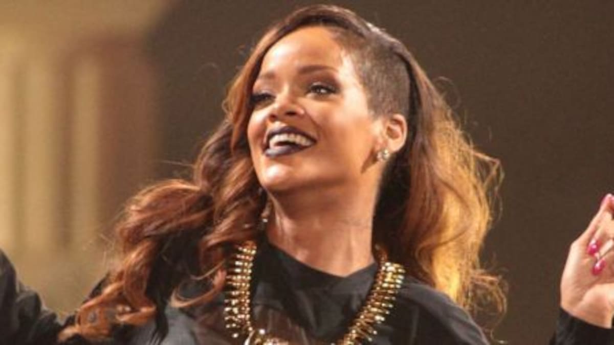 La estatua gigante de Rihanna es muy rara