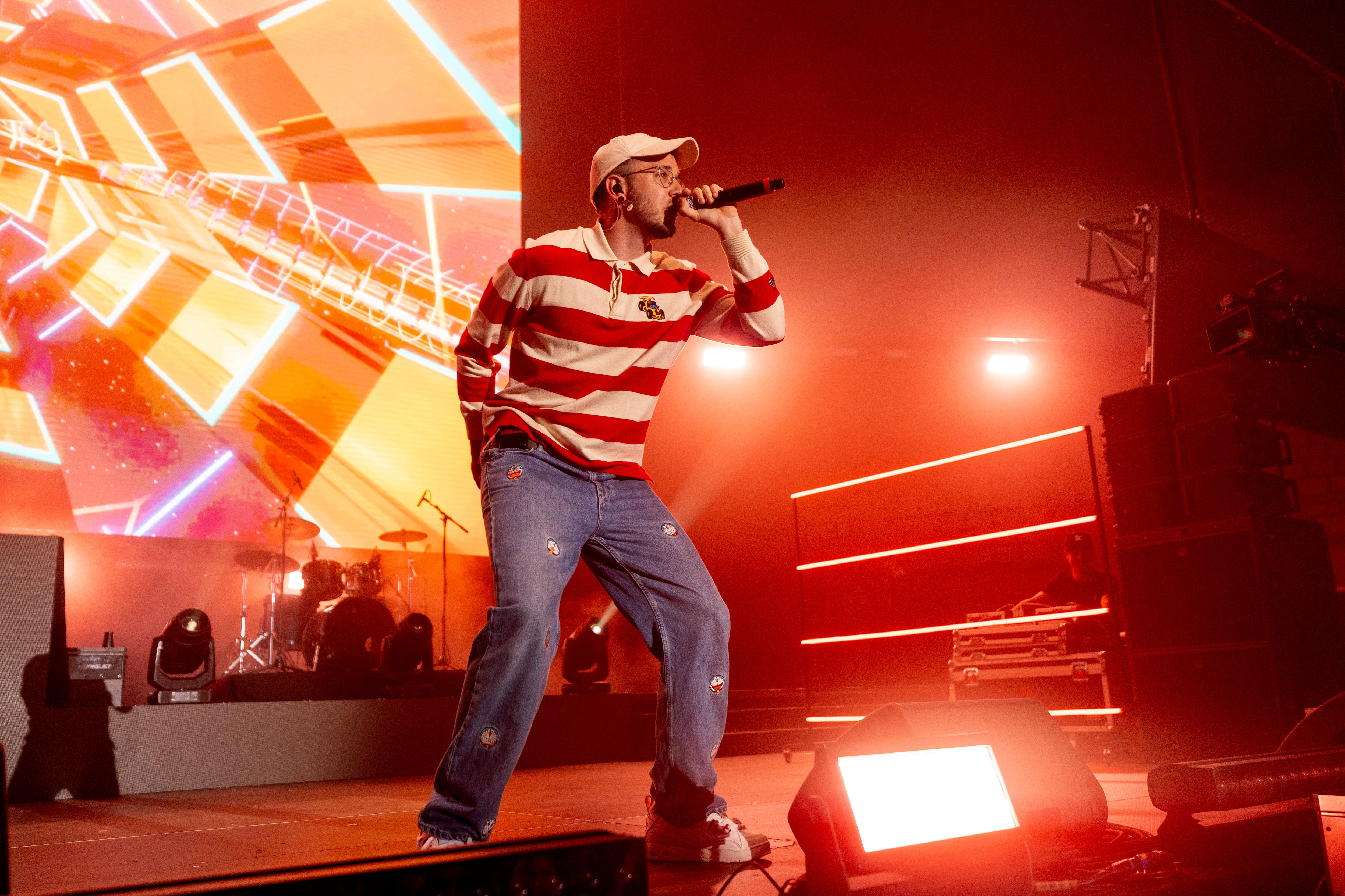 Lildami  ha presentado 'El ball de la civada', 'M'es igual' y 'Supermercat' en LOS40 Primavera Pop Badalona y ha hecho un guiño a ese pop urbano catalán.