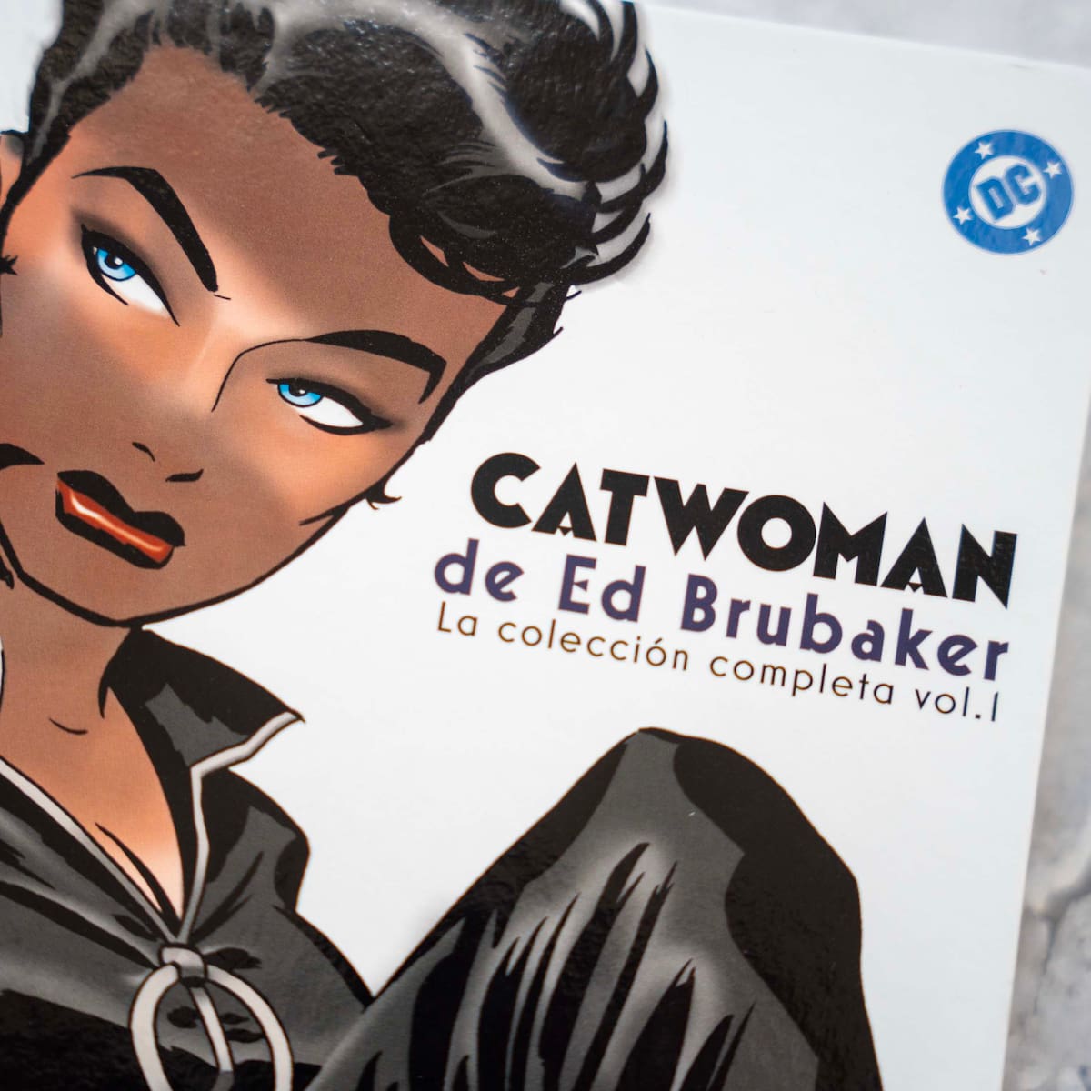 Catwoman de Ed Brubaker es uno de los mejores libros del catálogo de Panini y solo hay 1500 ejemplares