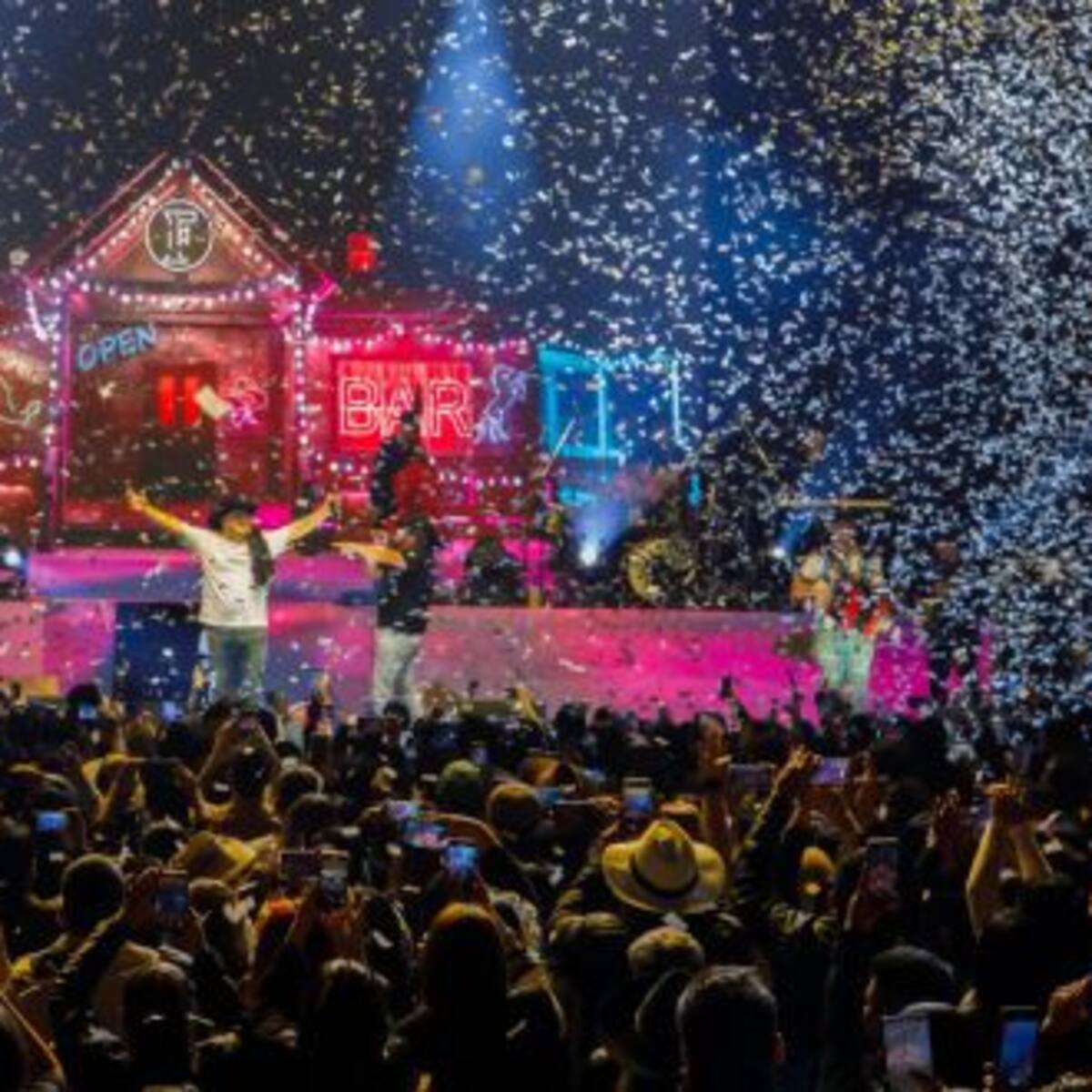 GRUPO FRONTERAARRASÓ EN EL LUNA PARK