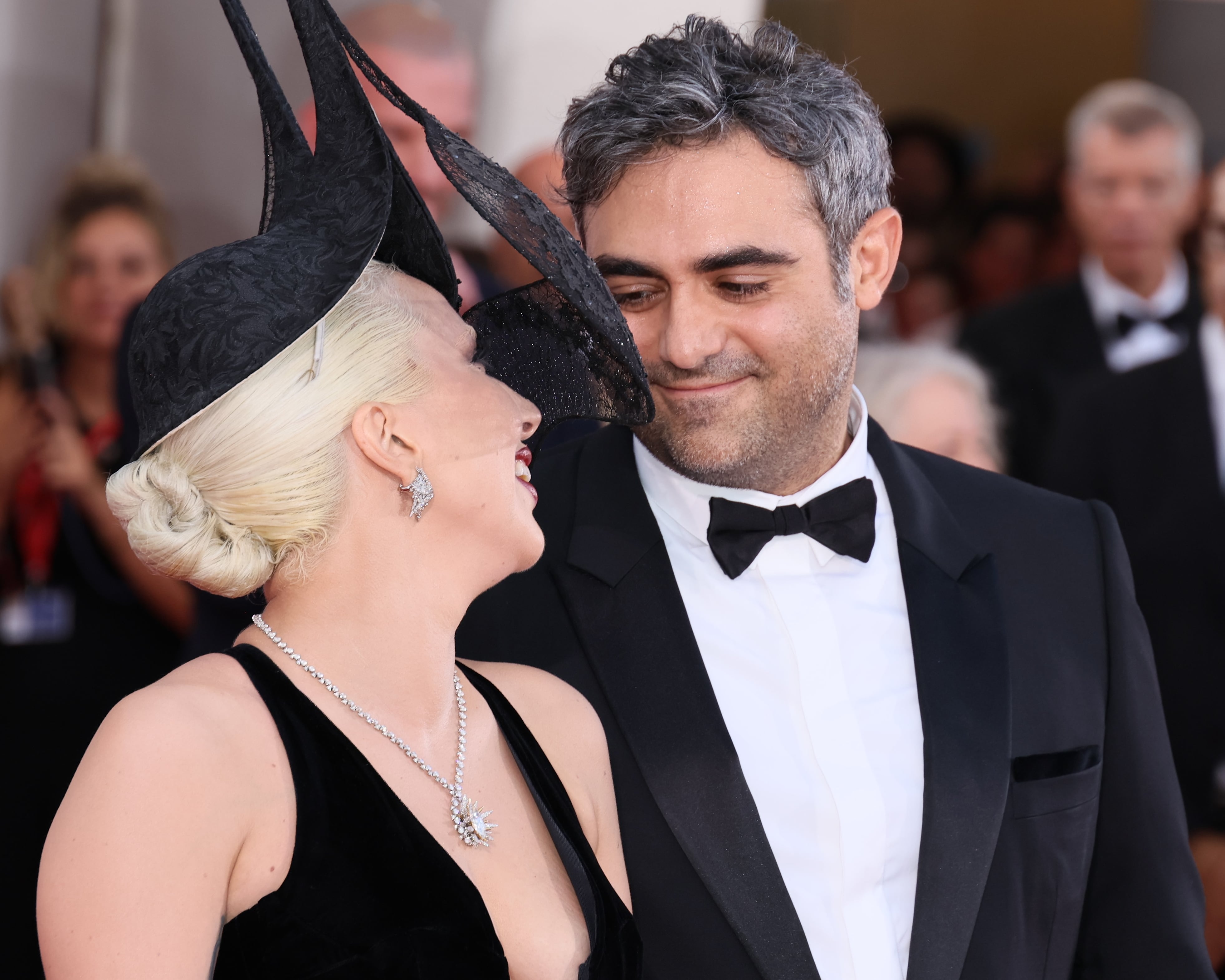 Lady Gaga junto a su prometido Michael Polansky en la premiere de &quot;Joker: Folie à Deux&quot; en el Festival de Venecia