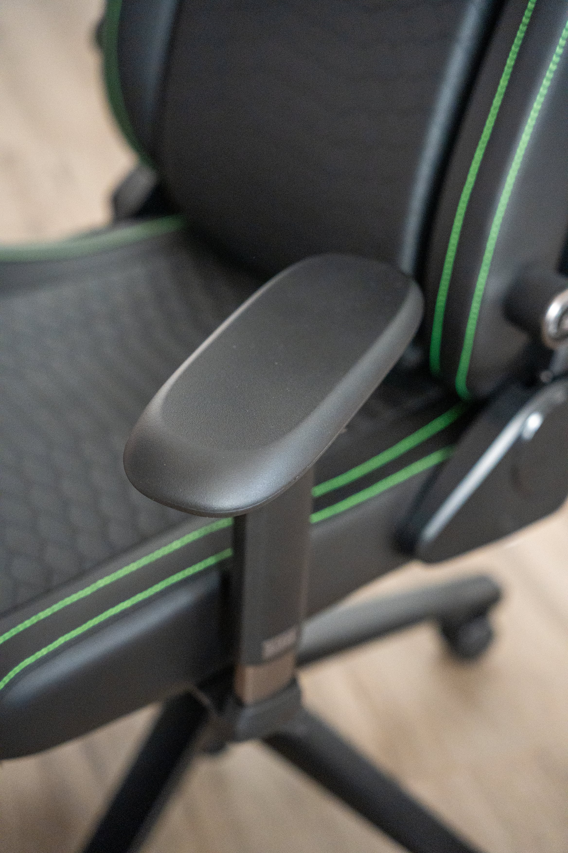 Razer Iskur V2 NewGen: la silla que cambia tu escritorio más que un ratón o un teclado