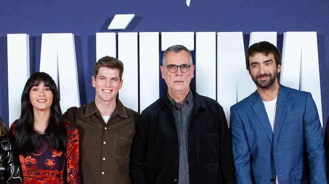 Jorge Motos, Jelen Garcia, Aitana, Miguel Bernardeau, Eduard Cortes, Aitor Luna y Luis Zahera en el photocall de 'La Última'. / Pablo Cuadra/Getty