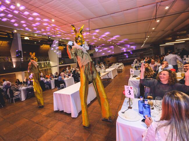 Animación y espectáculo durante la cena del día de los Enamorados en Ciudad Real con LOS40 Classic.