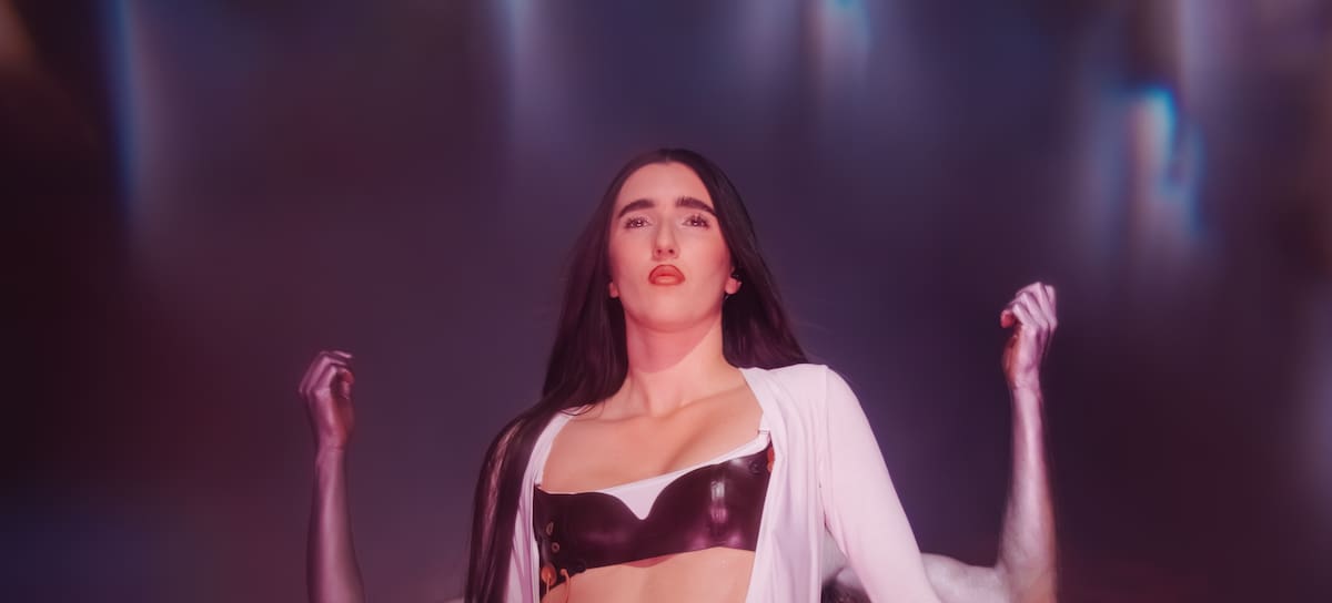 BARCELONA, ESPAÑA - 26 DE FEBRERO: (NOTA DEL EDITOR: Se utilizó un filtro de efectos especiales para esta imagen). Judeline ofrece un concierto durante el Primavera Tour en el Club Sant Jordi el 26 de febrero de 2026 en Barcelona, España. (Foto de Gisela Jané/Getty Images)