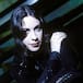 Treinta años de ‘Jagged little pill’: cuando Alanis Morissette dejó el pop y arrasó con el rock guitarrero