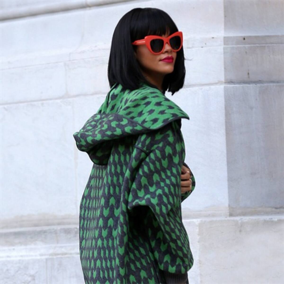 Le ponen límites a Rihanna