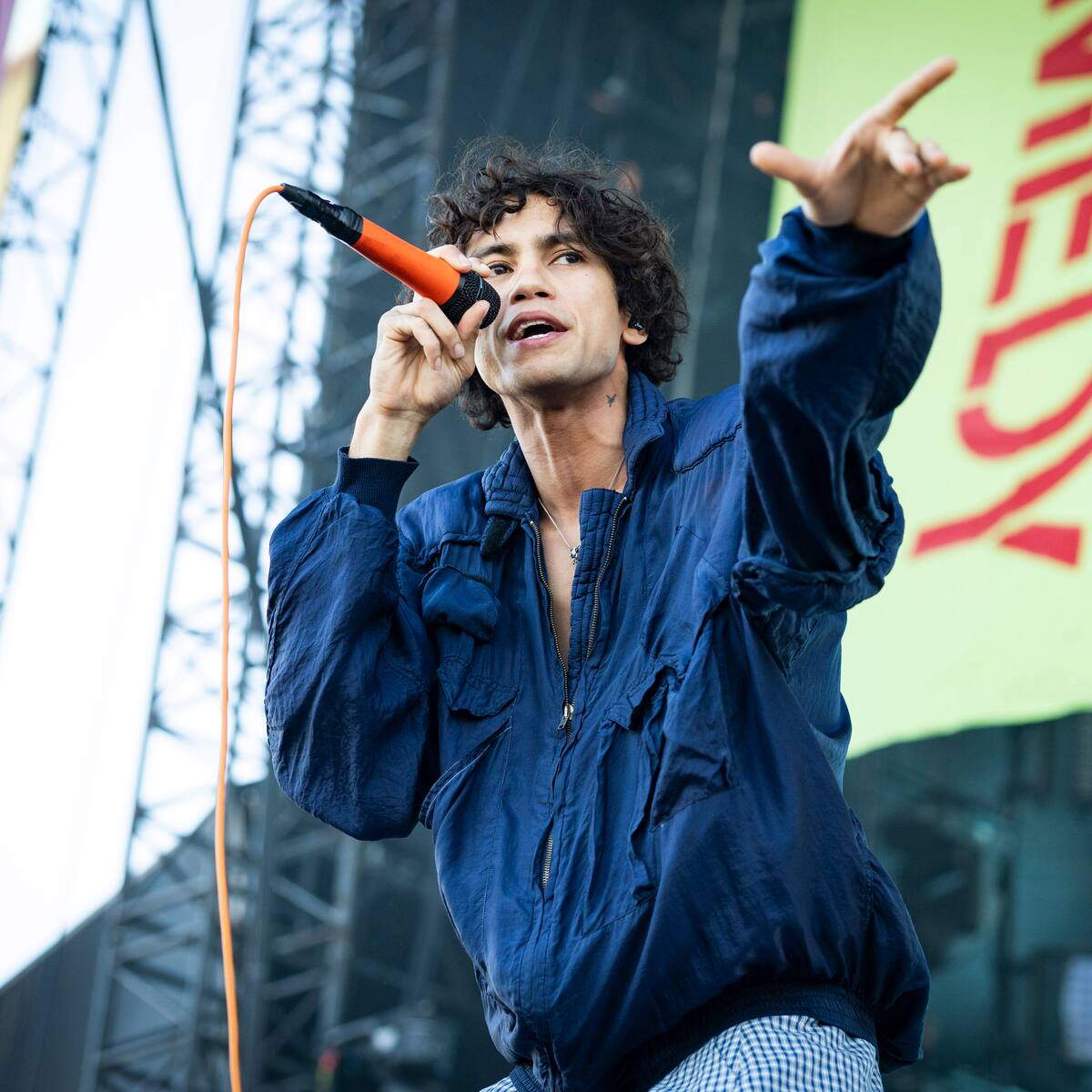 ¿Dónde está Dominic Fike en 'Euphoria 3'? La verdad sobre su ausencia (y por qué aún podríamos verle)