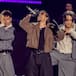 Abraham Mateo y María Becerra se ponen románticos en ‘Así’ donde comparten cascos para escuchar música: Vídeo y letra