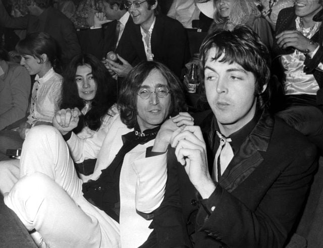 Yoko Ono, John Lennon y Paul McCartney en la premiere de &#039;Yellow Submarine&#039; en 1968.