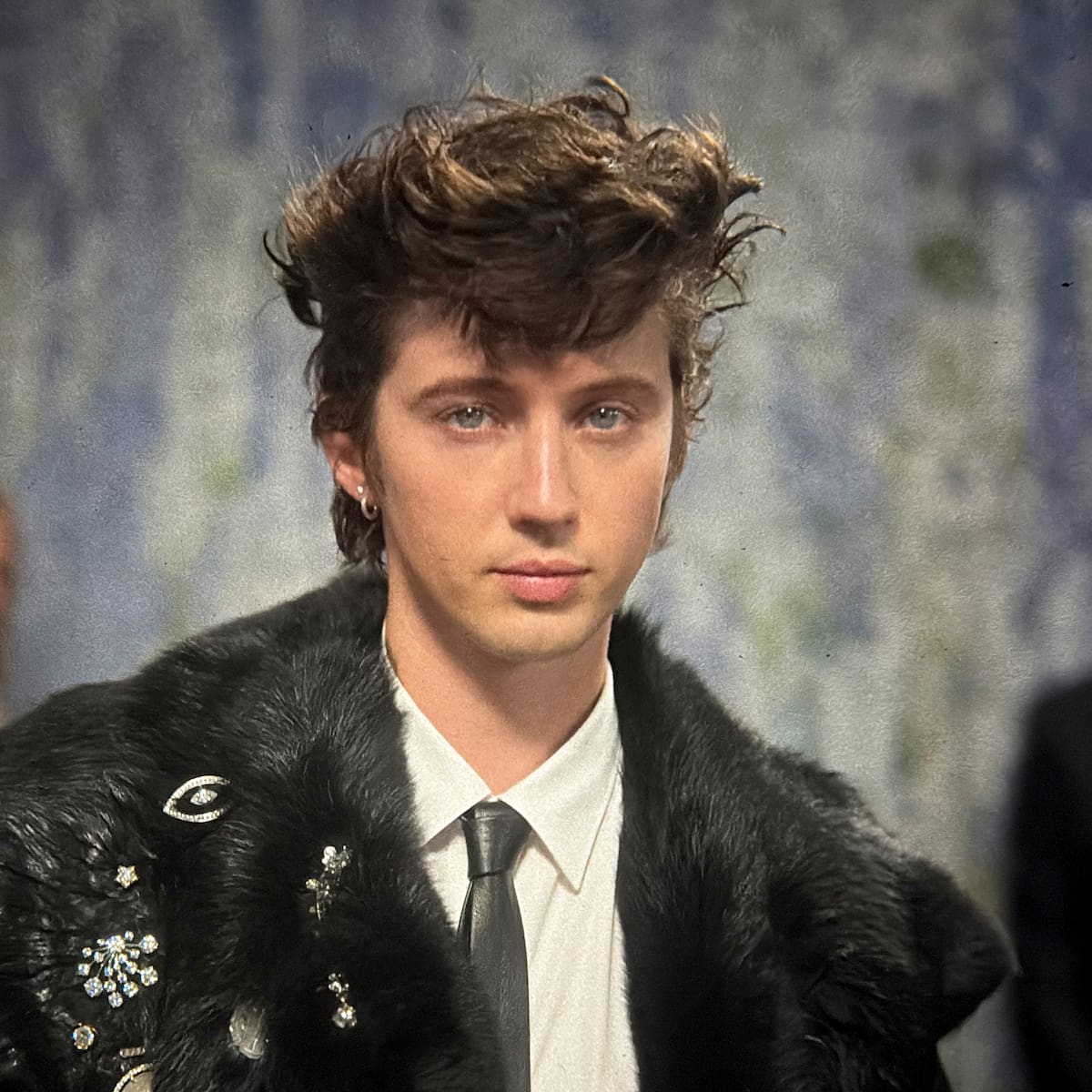 Troye Sivan arranca una nueva era con She's The Best: fecha, portada y primer single