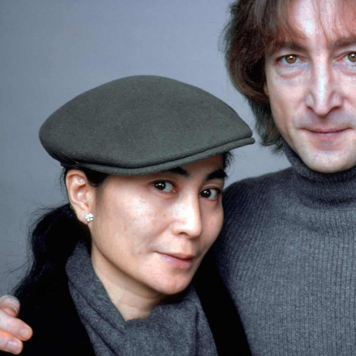 John Lennon y Yoko Ono volvieron a la azotea para una peculiar ceremonia de cambio de nombre que no sirvió de nada