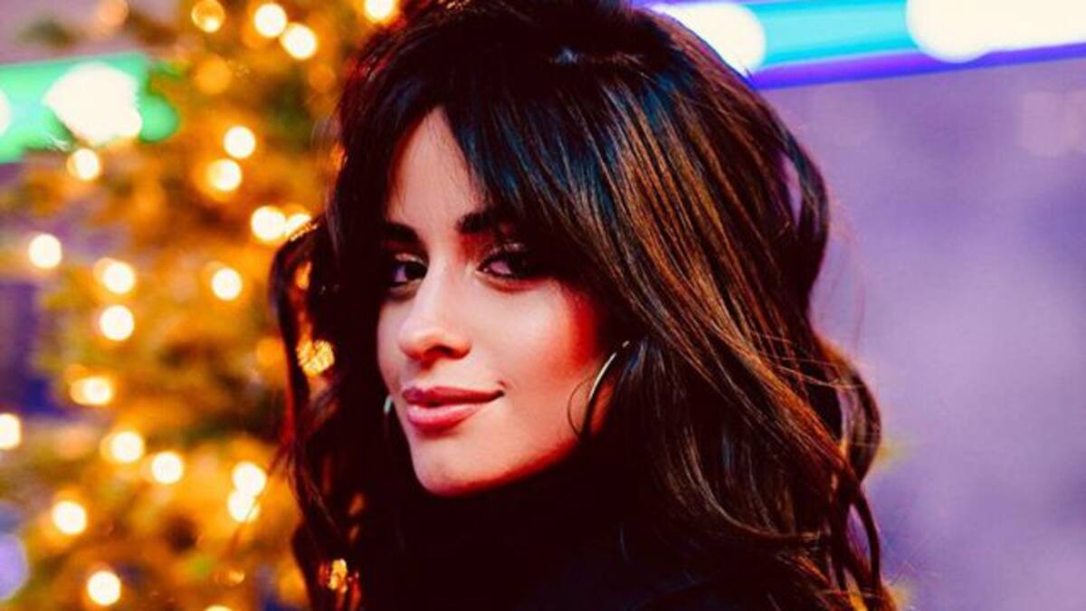 Camila Cabello propone un brindis por su primer aniversario