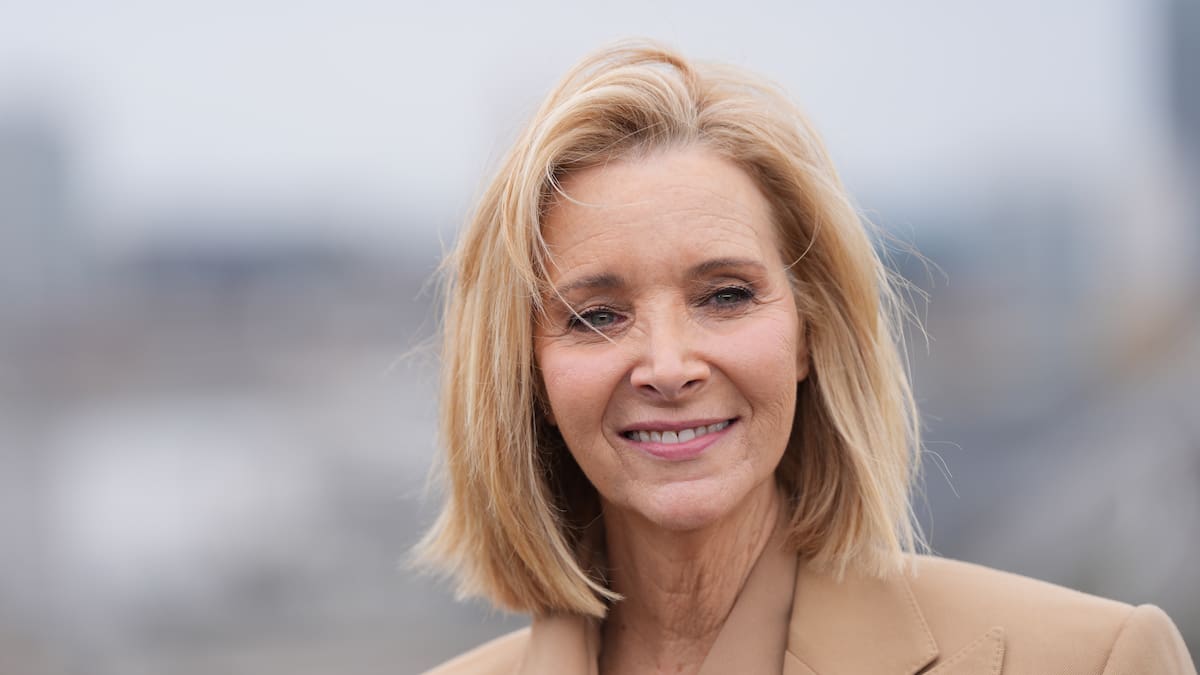 Lisa Kudrow declara que nunca ha visto ‘Friends’ al completo: “Hace nada la empecé a ver antes de irme a dormir”