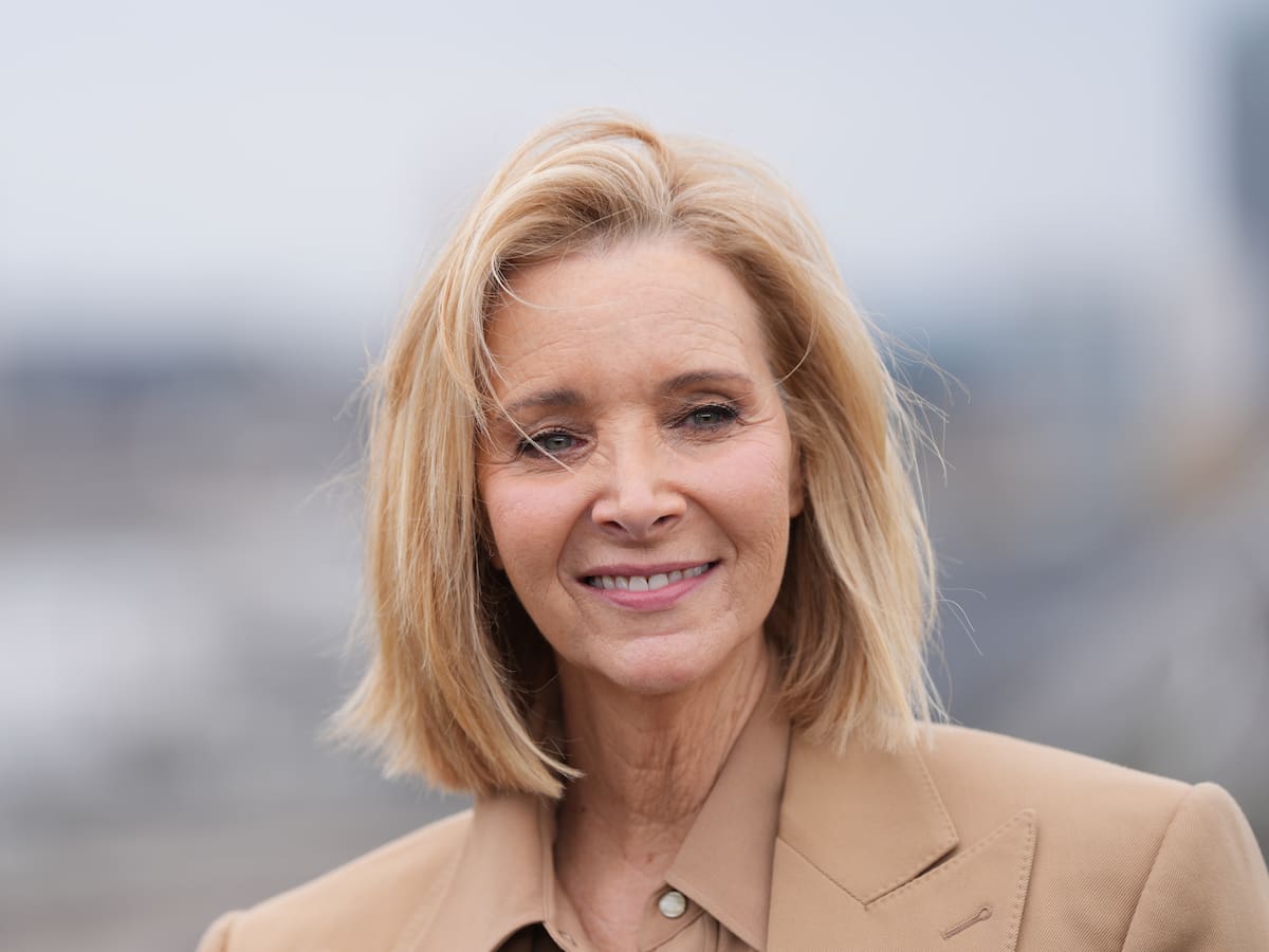 Lisa Kudrow declara que nunca ha visto ‘Friends’ al completo: “Hace nada la empecé a ver antes de irme a dormir”