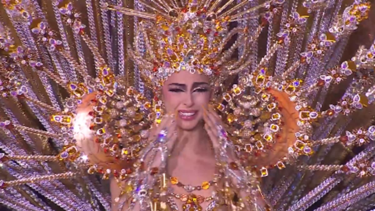 Carla Castro, nueva Reina del Carnaval de Tenerife 2026: así ha sido su fantasía 'Icónica'