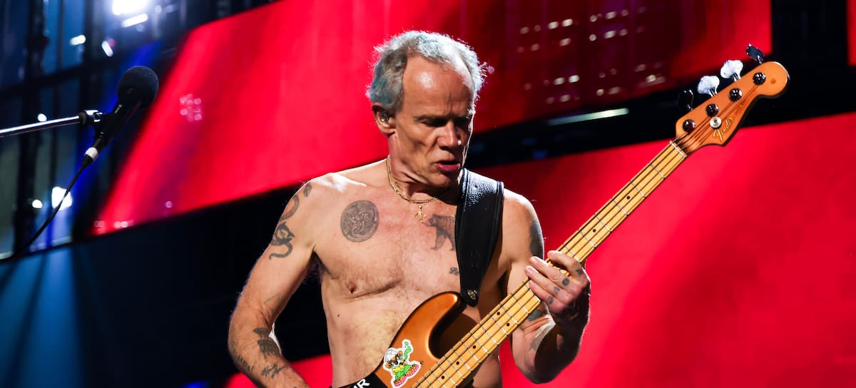 Flea, en concierto con Red Hot Chili Peppers en 2025 en Los Ángeles.