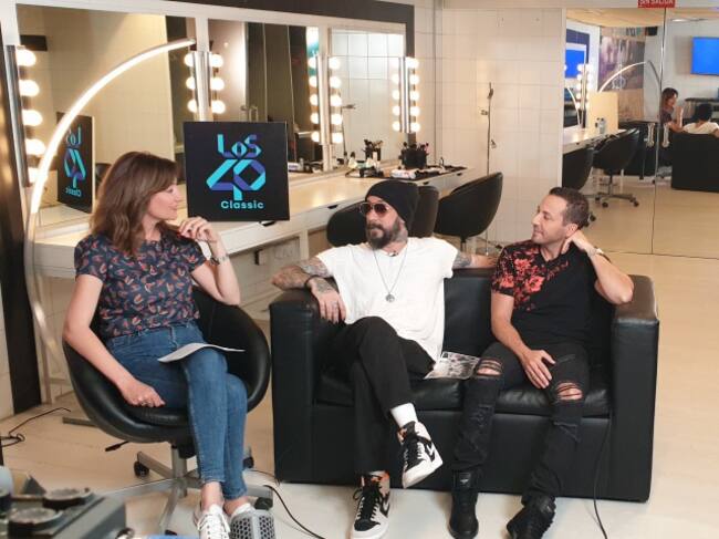 Howie y AJ nos reciben el día de su concierto en Madrid.