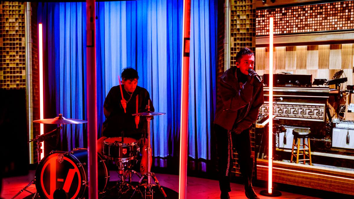 Clancy Fallon Twenty One Pilots pasan por el programa de Jimmy Fallon en medio de su ...